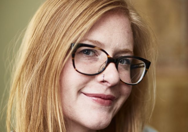 02_OfficePortraits_Kat_1191_head